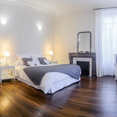 فندق مبيت وإفطار Au Fil De Troyes 3*